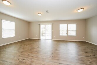 2126 Tyson Lake Dr in Jacksonville, FL - Building Photo - Building Photo