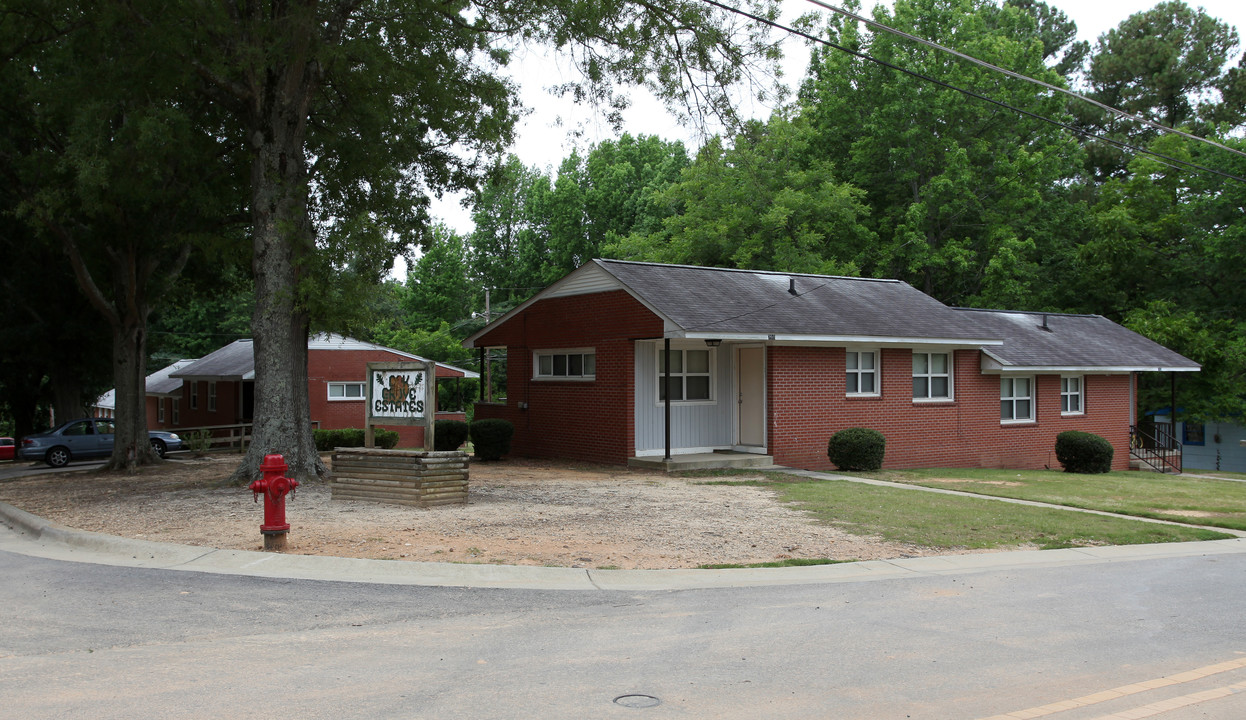 Oak Grove Estates in Apex, NC - Foto de edificio