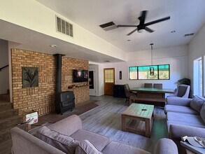 2727 Highland Dr in Bishop, CA - Building Photo - Building Photo