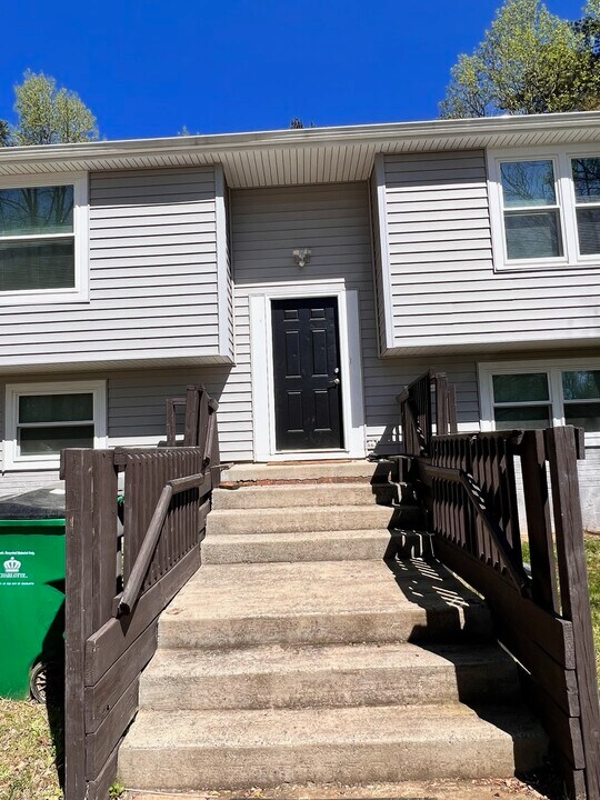 1203 Ogden Pl in Charlotte, NC - Foto de edificio