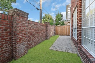 2920 Saint St in Houston, TX - Building Photo - Building Photo