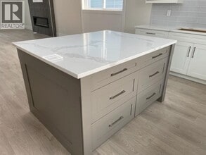 13639-1232A 232a St in Maple Ridge, BC - Building Photo - Building Photo