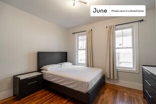 Room in Shared 5 bed/2 bath home, Unit D in Boston, MA - Building Photo