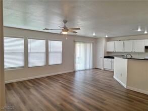 11236 Tuscolana St in Las Vegas, NV - Building Photo - Building Photo