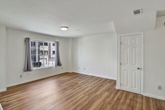 1031 E 22nd St in Oakland, CA - Building Photo - Building Photo