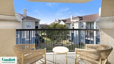 901 Lakeside Cir in Lewisville, TX - Building Photo - Building Photo