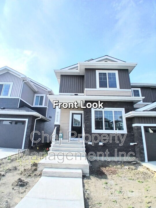 16515-16520 20 Ave SW in Edmonton, AB - Building Photo