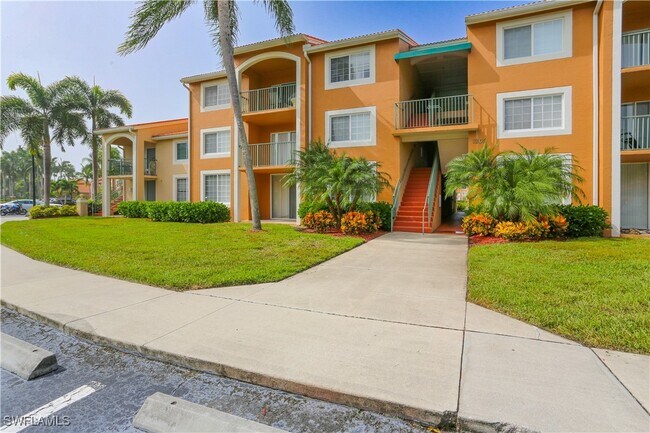 1265 Wildwood Lakes Blvd in Naples, FL - Foto de edificio - Building Photo