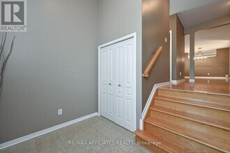 289 Harthill Way in Ottawa, ON - Building Photo - Building Photo