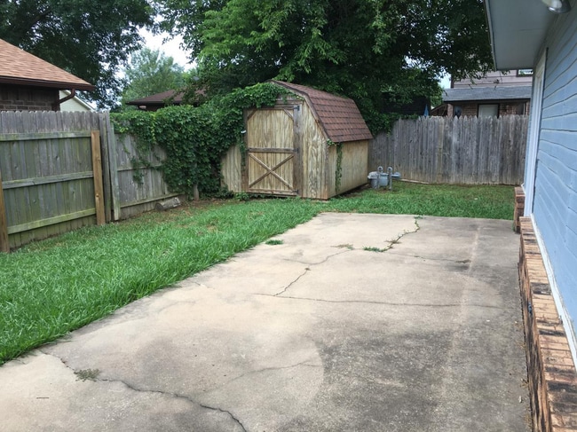 2001 S Cherokee Ave in Claremore, OK - Building Photo - Building Photo