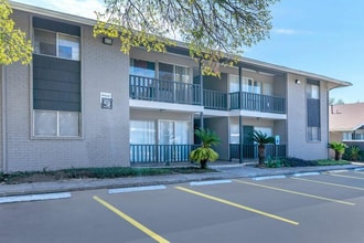 The Aliso in San Antonio, TX - Foto de edificio - Building Photo