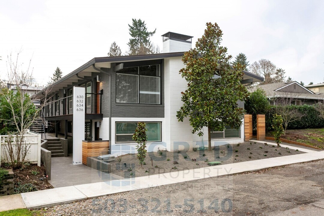 630-636 2nd St in Lake Oswego, OR - Building Photo