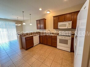 8583 Rock Dr in West Des Moines, IA - Building Photo - Building Photo