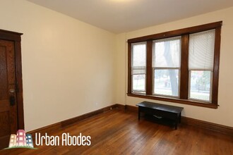 2455 W Rice St, Unit A09C in Chicago, IL - Foto de edificio - Building Photo