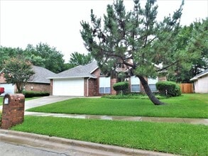 516 Chateau Ct in Denton, TX - Building Photo - Building Photo