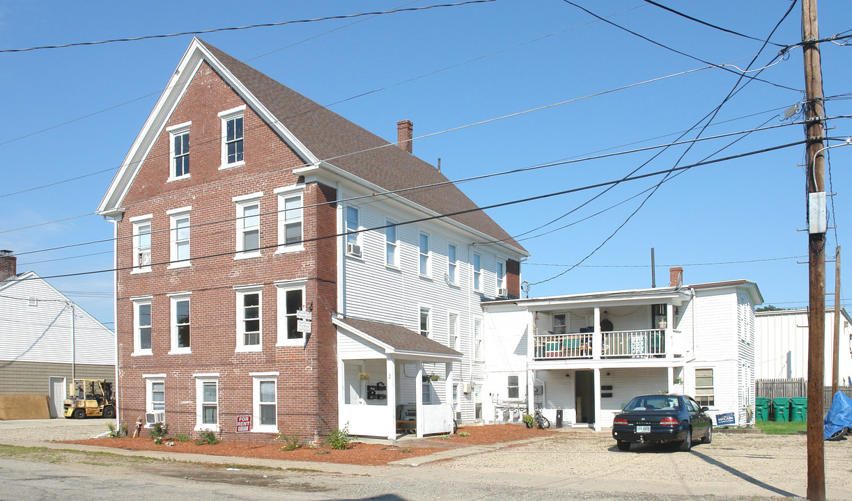 2 Leonard St in Rochester, NH - Foto de edificio