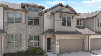 2500 Forest Creek Dr in Round Rock, TX - Foto de edificio - Building Photo
