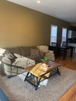 1312 W Erie St, Unit 1 Br Apartment in Chicago, IL - Building Photo