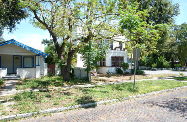 2001 1st Ave N in St. Petersburg, FL - Foto de edificio - Building Photo