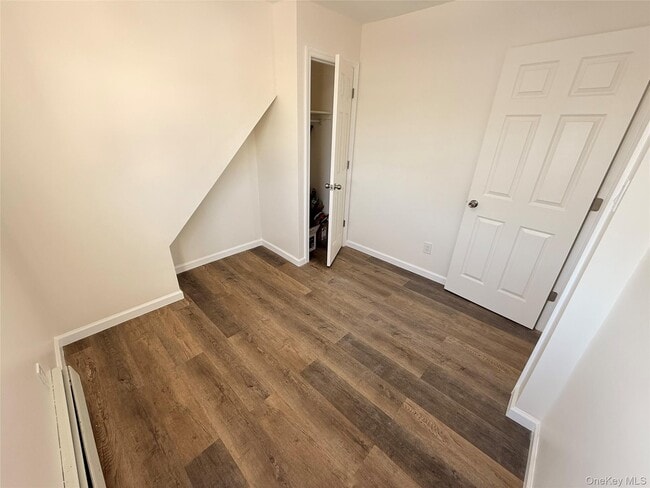 351 Roquette Ave in South Floral Park, NY - Building Photo - Building Photo