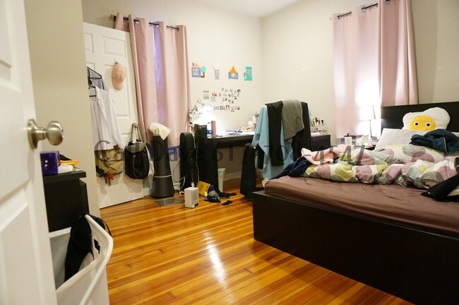 115 Glenville Ave, Unit 1, Unit 1