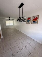 337 SE 12th Ave, Unit B in Pompano Beach, FL - Foto de edificio - Building Photo