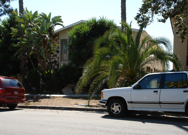 519 N Ardmore Ave in Los Angeles, CA - Building Photo - Building Photo