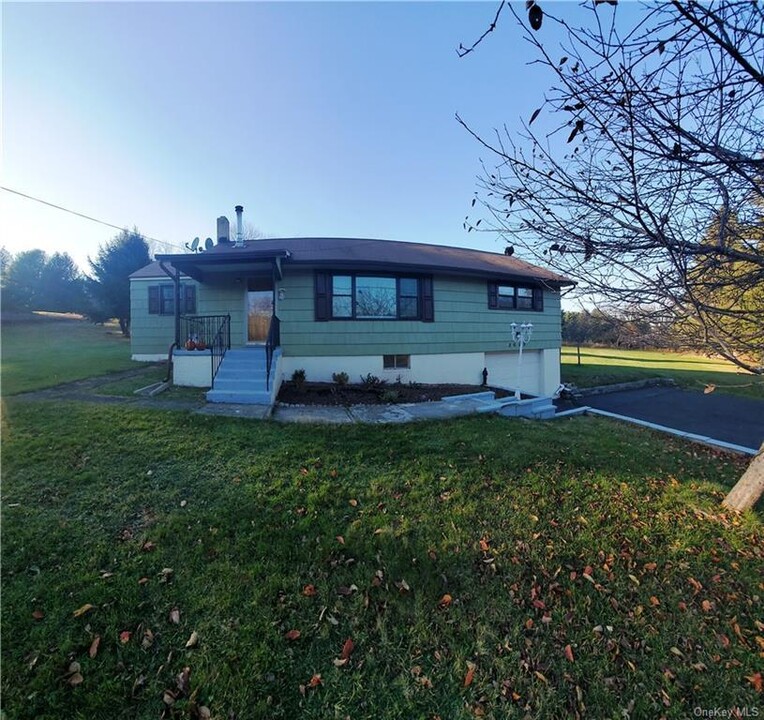 2629 State Rte 55 in Bethel, NY - Foto de edificio
