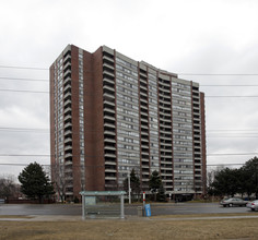 The Camargue in Toronto, ON - Building Photo - Building Photo