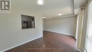 4422 Fairview St in Burlington, ON - Building Photo - Building Photo