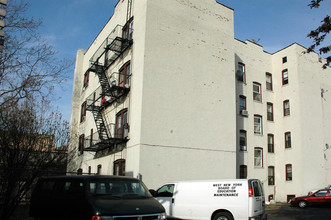 6025 Hudson Ave in West New York, NJ - Building Photo - Building Photo