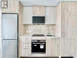 30 Dreamers Wy in Toronto, ON - Building Photo - Building Photo