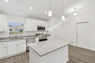 271 Christensen Ave SE in Palm Bay, FL - Building Photo - Building Photo