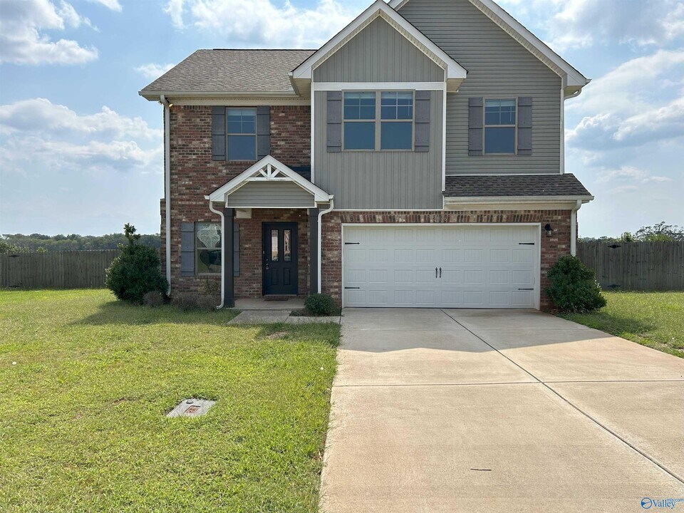 26106 Valley Ridge Rd in Madison, AL - Building Photo