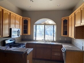 907 Kirksey Dr in Turlock, CA - Building Photo - Building Photo