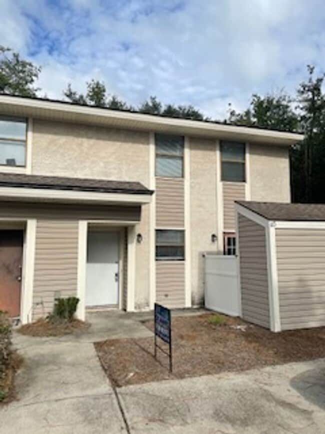 property at 727 S Main St