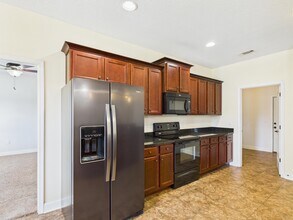 4546 Live Oak Church Rd in Crestview, FL - Building Photo - Building Photo