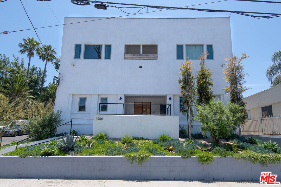 3700 W Sunset Blvd in Los Angeles, CA - Building Photo