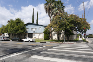 Van Hart Villas in Canoga Park, CA - Building Photo