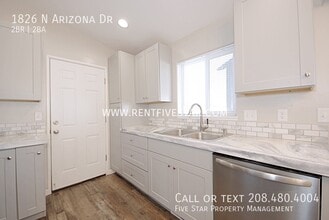 1826 N Arizona Dr in Pocatello, ID - Foto de edificio - Building Photo