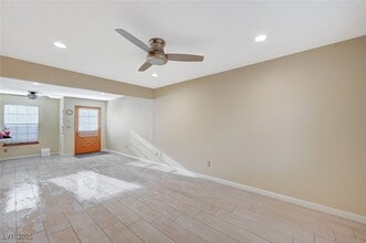 5923 Laredo St in Las Vegas, NV - Foto de edificio - Building Photo