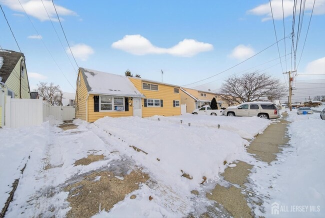80 Poplar St in Carteret, NJ - Building Photo - Building Photo