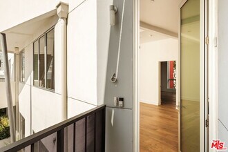 616 Croft Ave in West Hollywood, CA - Building Photo - Building Photo