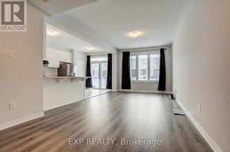 547 Arosa Wy in Ottawa, ON - Building Photo - Building Photo