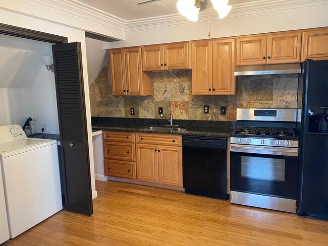 131 Josephine Ave, Unit 3 in Somerville, MA - Building Photo - Building Photo