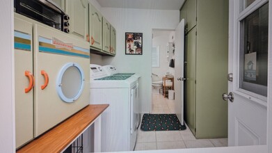6029 Greenbush Ave in Van Nuys, CA - Building Photo - Building Photo