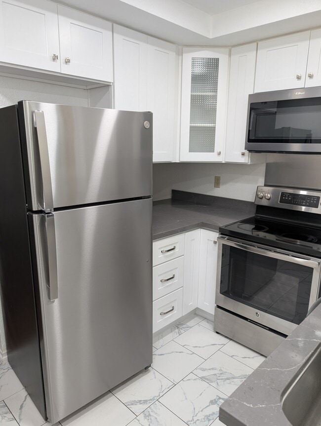 1520 Schenone Ct
