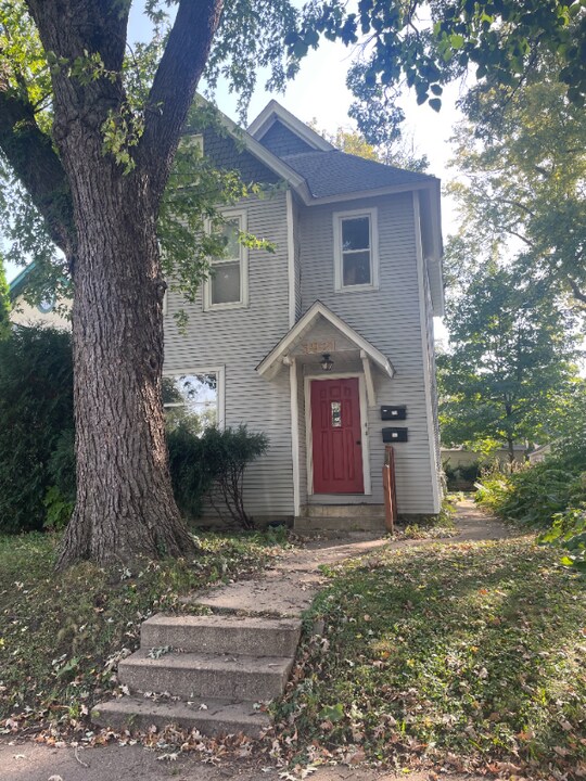 3921 E 26th St in Minneapolis, MN - Building Photo