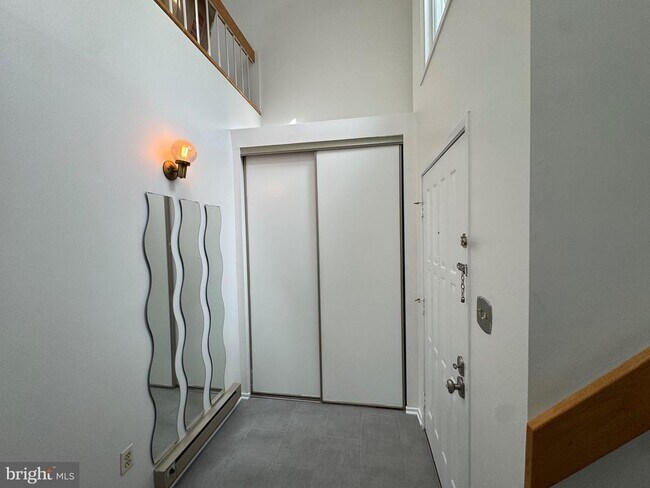 property at 1898 Villaridge Dr