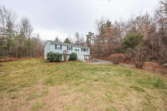 81 Orchard Path Rd in Weare, NH - Building Photo - Building Photo